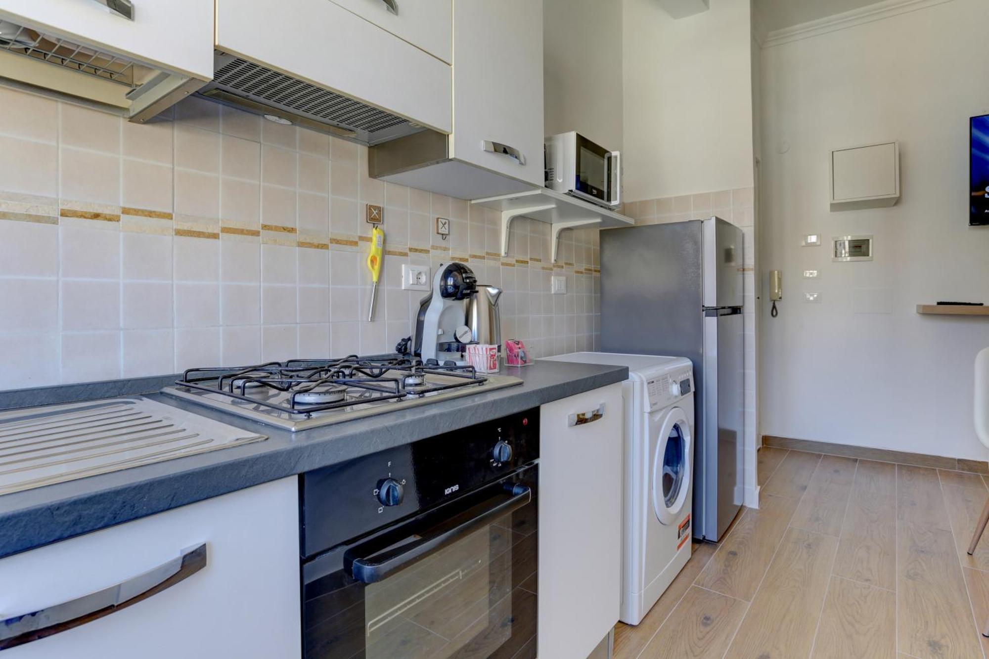 Apartamento Furio Camillo - Metro A - Netflix *